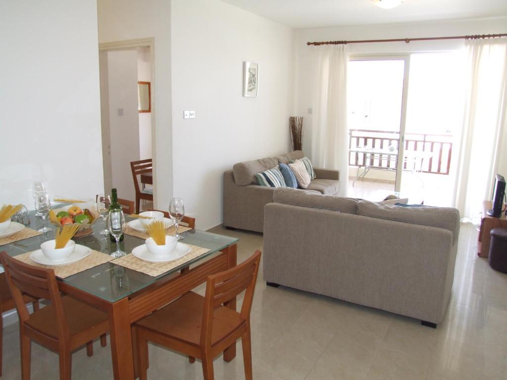 Пейя: 2 bedroom apartment E8 located pool level, sea view, FREE WIFI