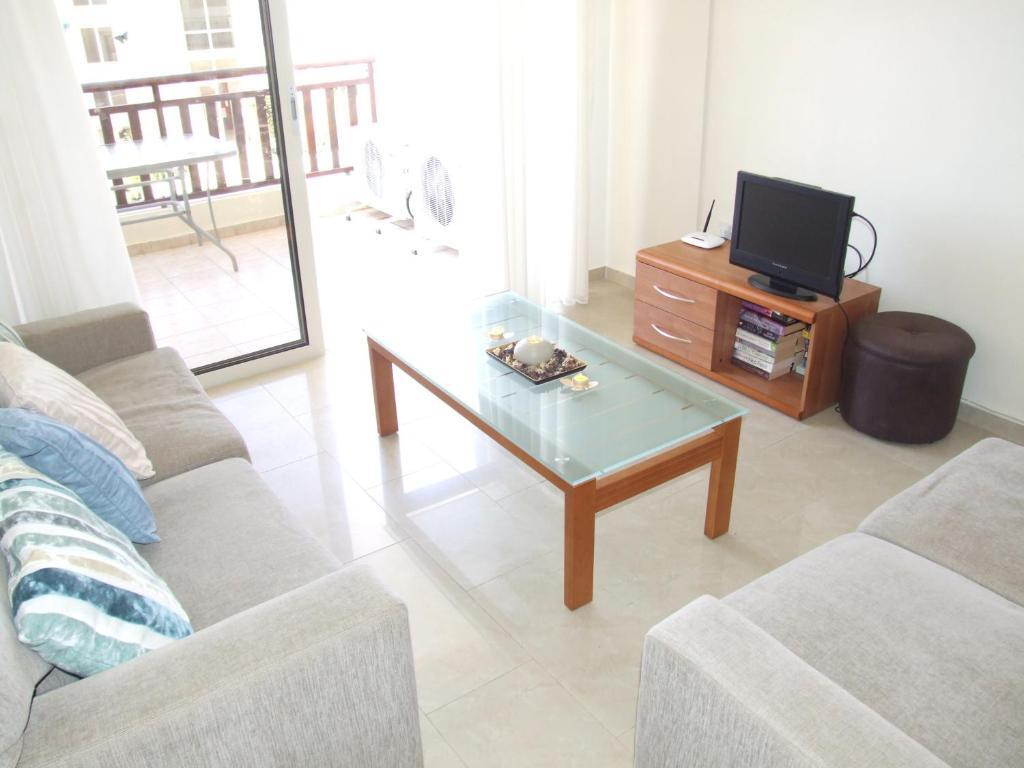 Пейя: 2 bedroom apartment E8 located pool level, sea view, FREE WIFI