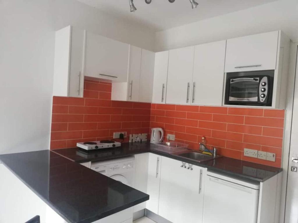 Пафос: Cozy 1 bedroom apartment close to the beach