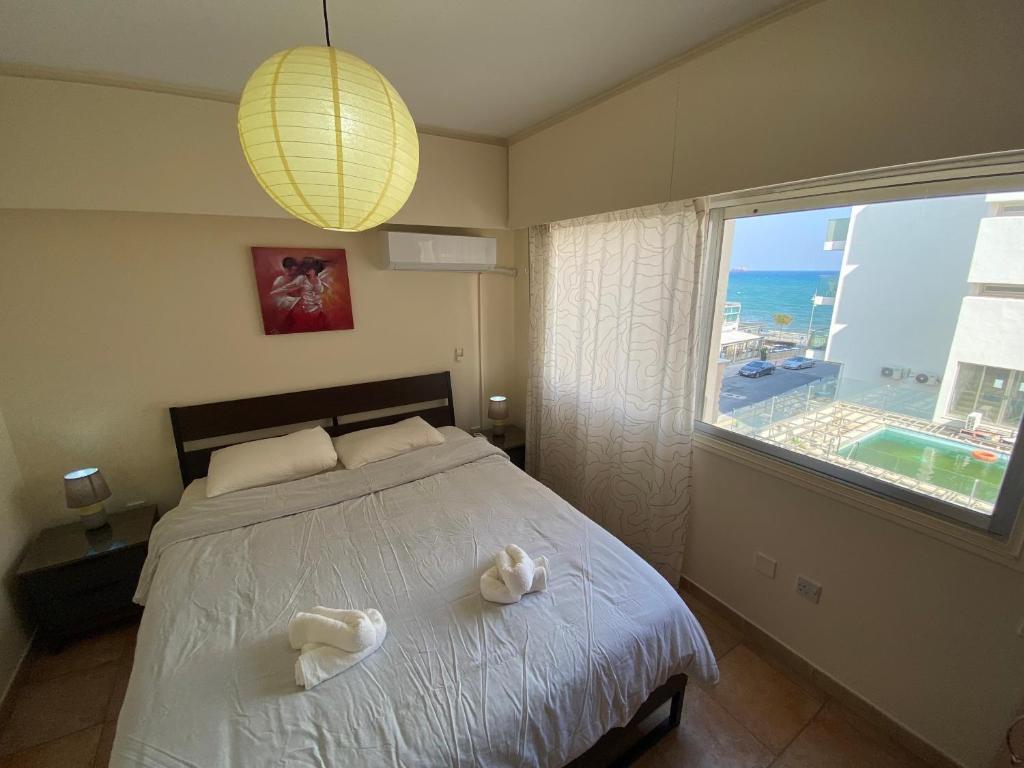 Central, by sea, seaview, renovated 1 bedroom flat — фото 1