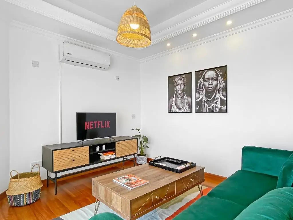 Ларнака: 180° Seaview Apt. Right on Famous Beach Promenade