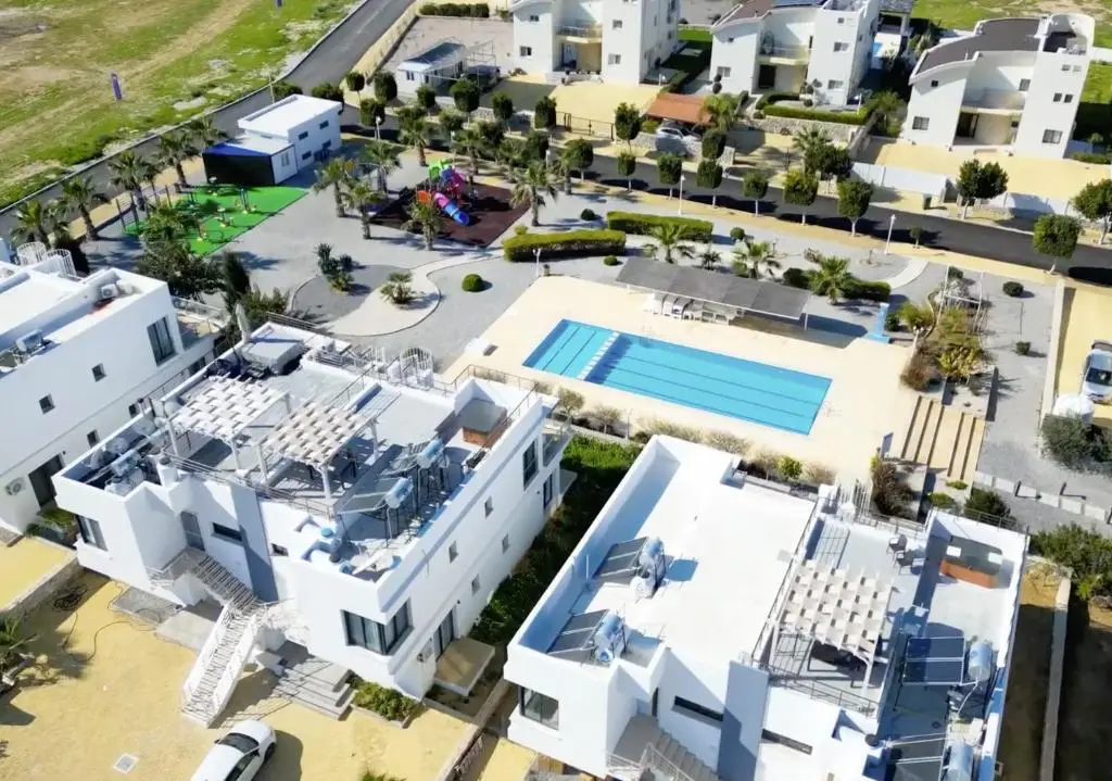 Кучук Эренкой: New Apartment Pool & Terrace near Sea - Caesar Bay, Tatlisu