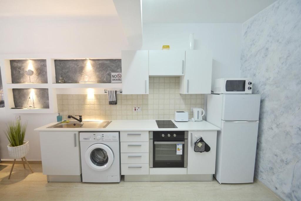Пейя: PMP Adamia Apartments