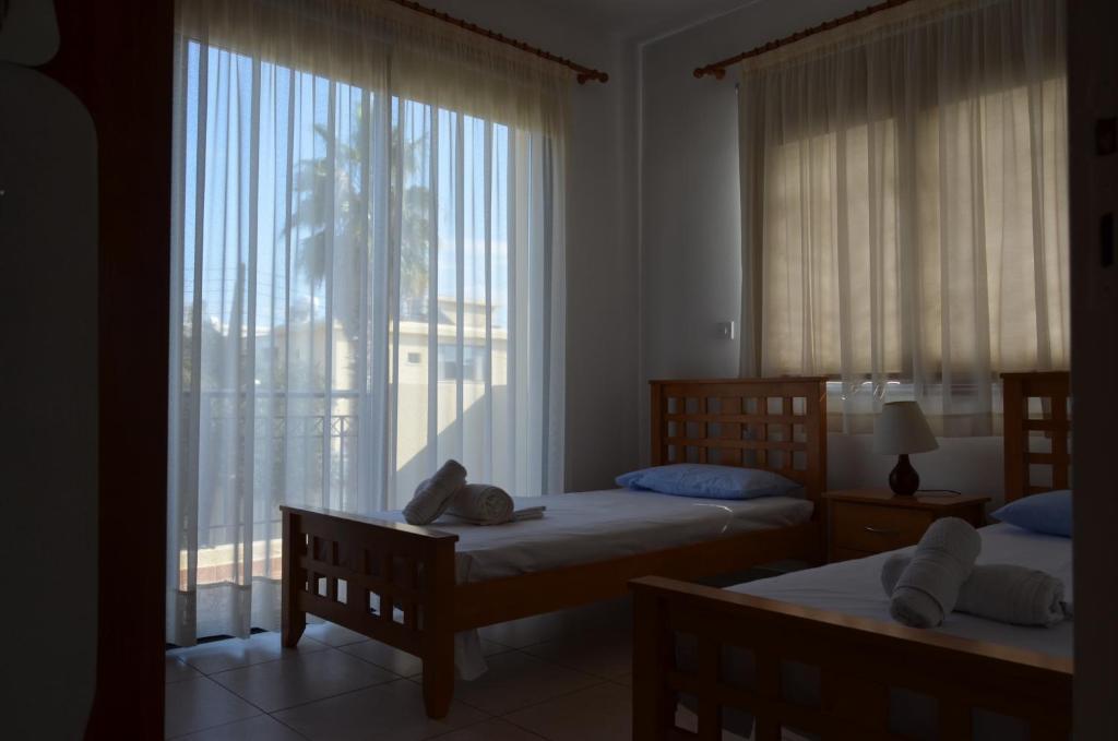 Пафос: Faros Beach Apartment A102