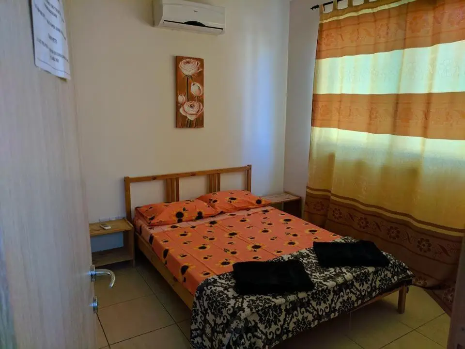 Кити: 104 Excellent 2 bed apartment with pool view, AC & gym!