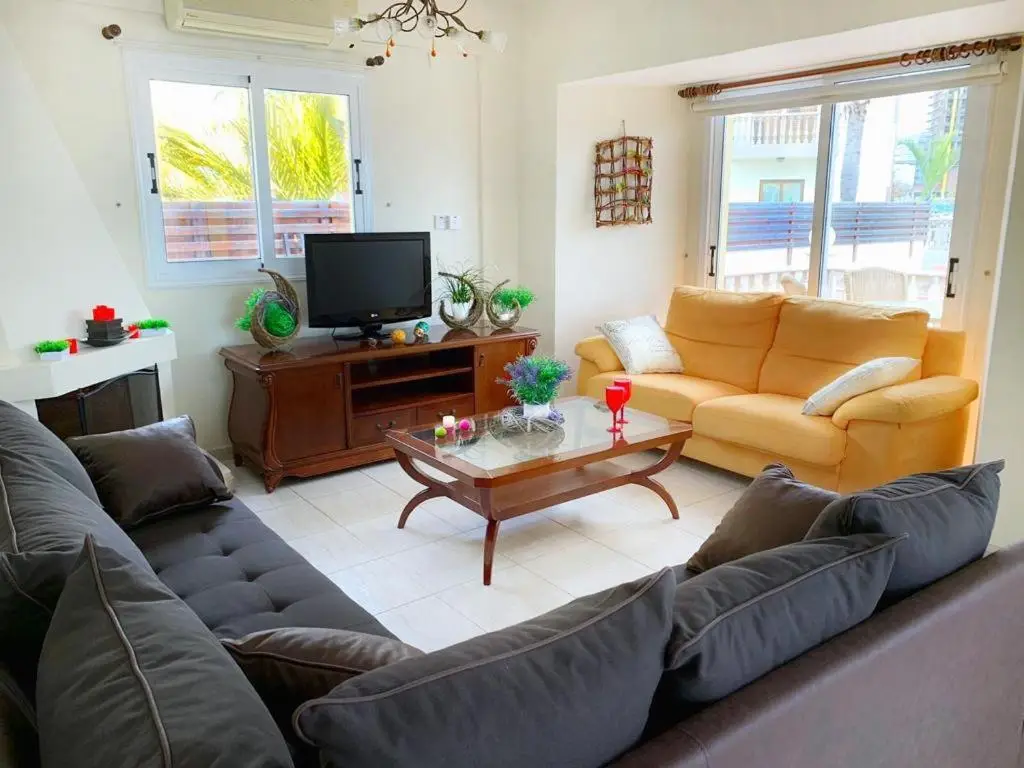 Айя-Напа: Beach Villa Roula 4 Bedroom in Ayia Napa