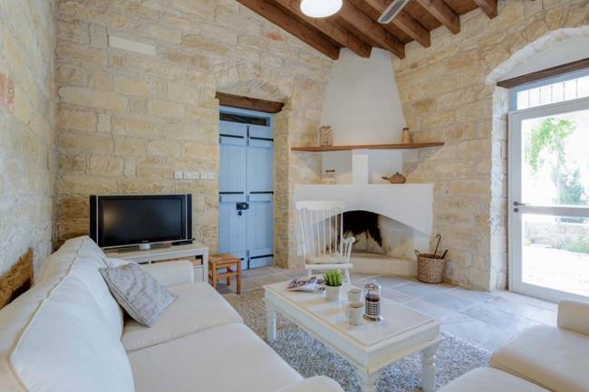 Какопетрия: Villa Avgoustis