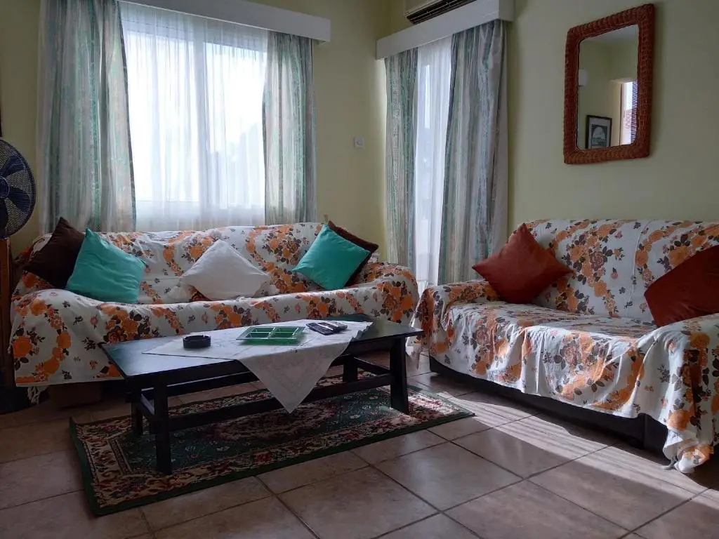 Паралимни: Spacious 1 Bedroom Apartment in Kapparis Area