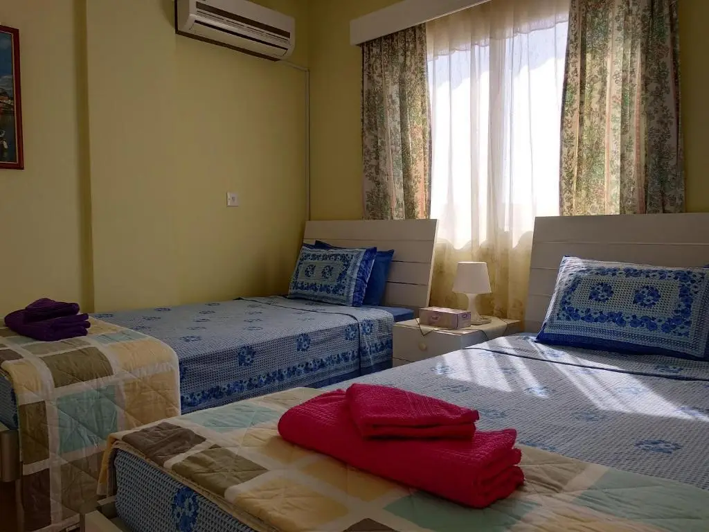 Паралимни: Spacious 1 Bedroom Apartment in Kapparis Area
