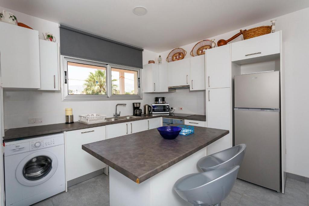 Пейя: Sea Breeze Apartments - 3 Bedroom Apartment