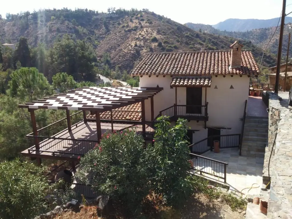 Какопетрия: Traditional Villa