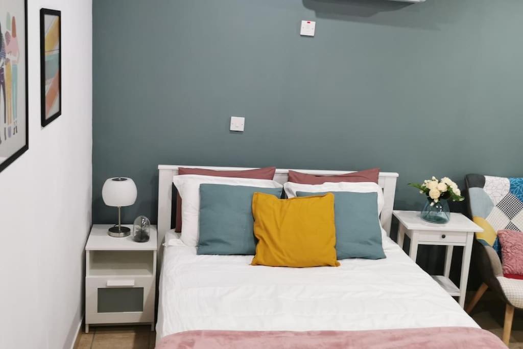 Лимассол: Pretty and quiet studio, with wifi and parking