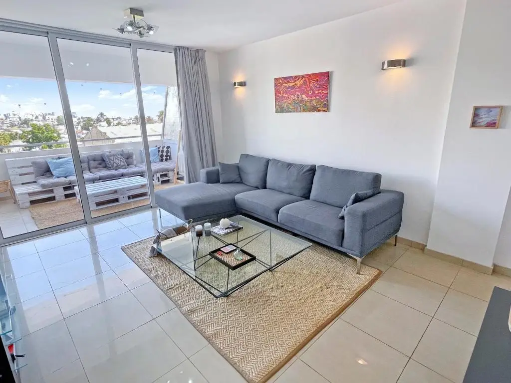 Ларнака: 2BR SEAVIEW Apt in prime location 1 min from sea