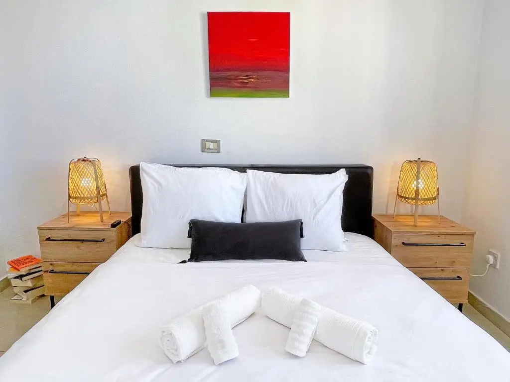 Ларнака: 2BR SEAVIEW Apt in prime location 1 min from sea