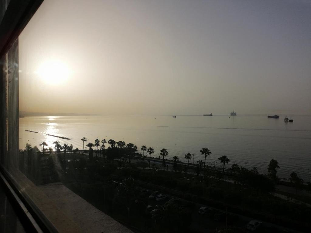 Лимассол: A City-Center Seaview Penthouse at Oceanic (Adults Only)