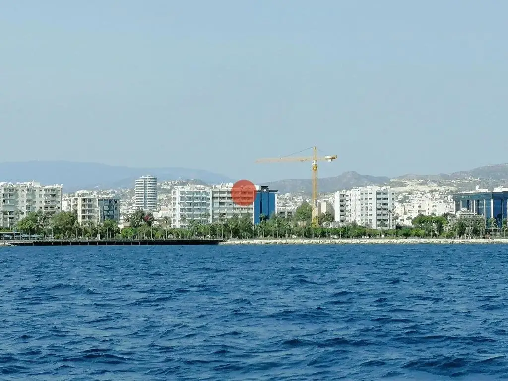 Лимассол: A City-Center Seaview Penthouse at Oceanic (Adults Only)