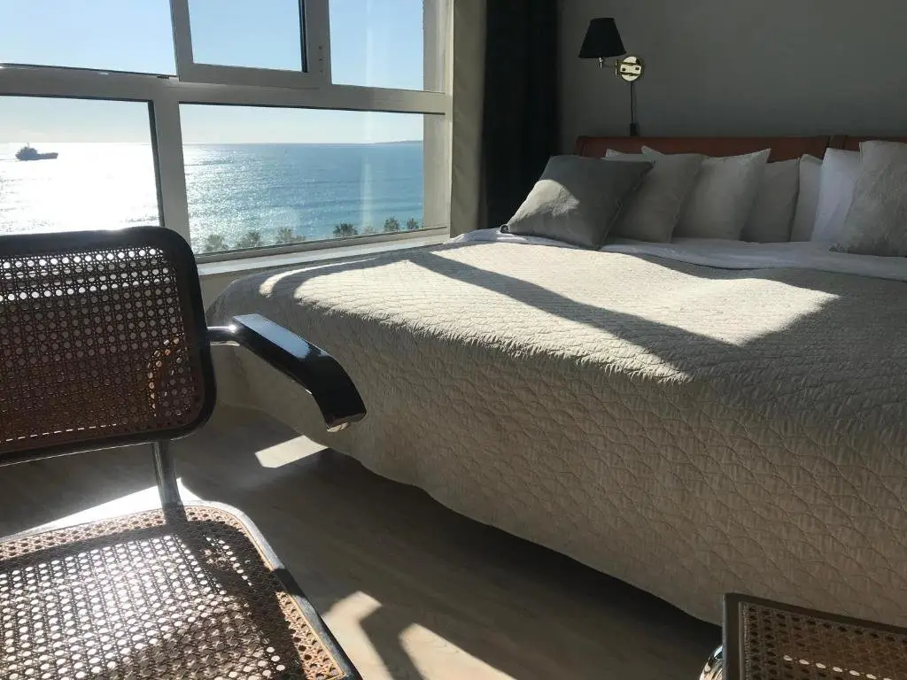 Лимассол: A City-Center Seaview Penthouse at Oceanic (Adults Only)