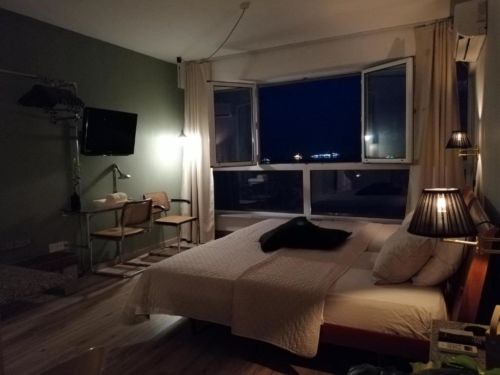 A City-Center Seaview Penthouse at Oceanic (Adults Only) — фото 1