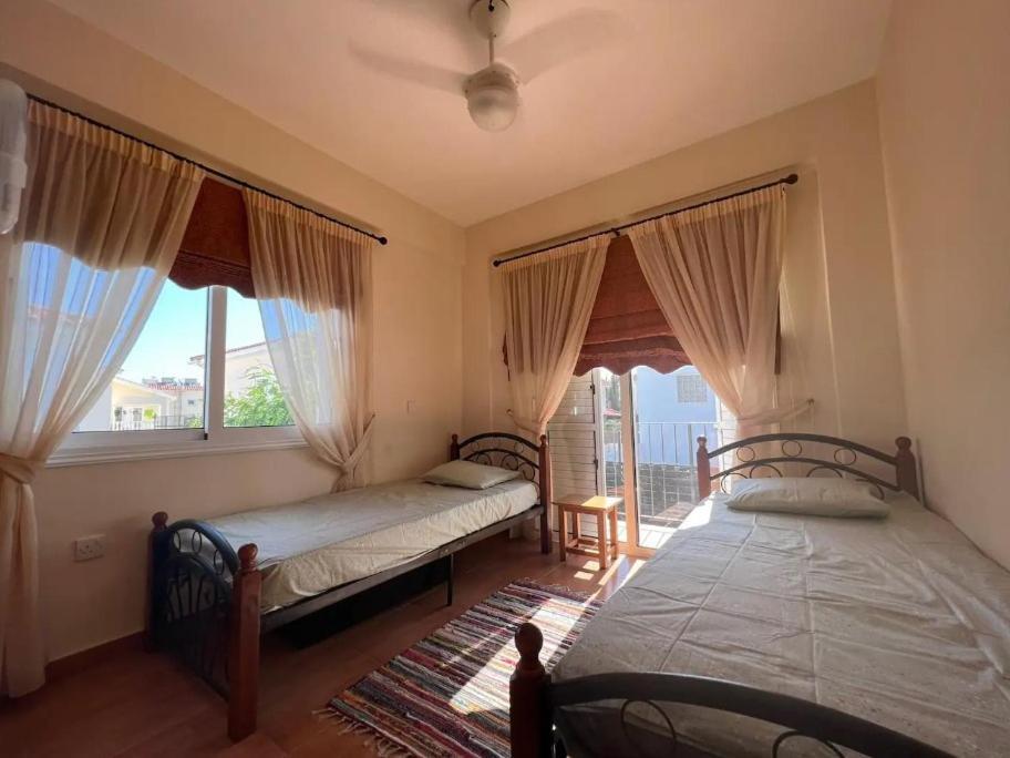 Паралимни: 3bdr villa-pool/700m from a blue flag beach!