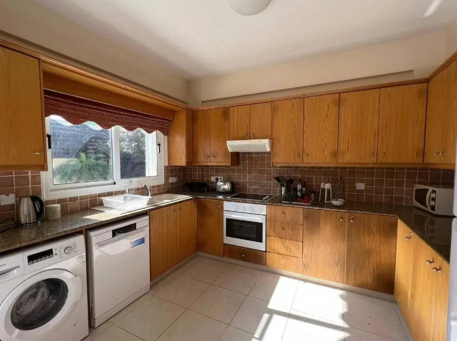 Паралимни: 3bdr villa-pool/700m from a blue flag beach!