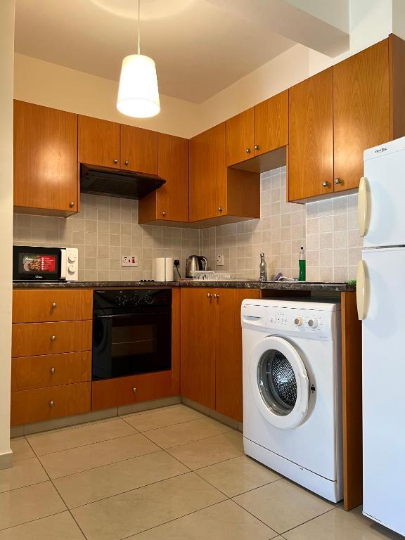 Ларнака: Albert's apartment Centre 601