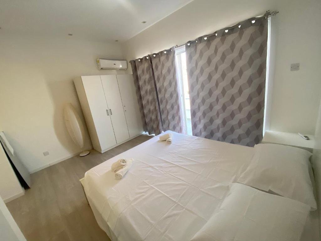 Агиос Тихонас: 1-Bedroom Duplex 100m by the Sea