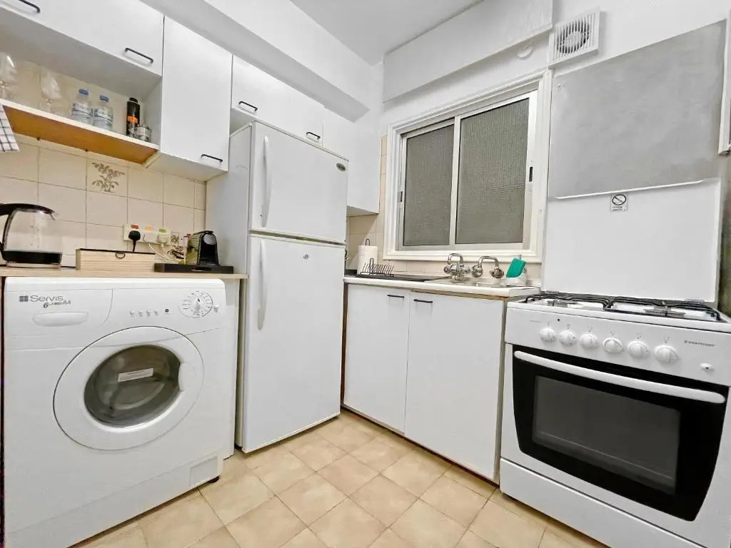 Ларнака: 1BR Seaview Apt close to the beach - Top location