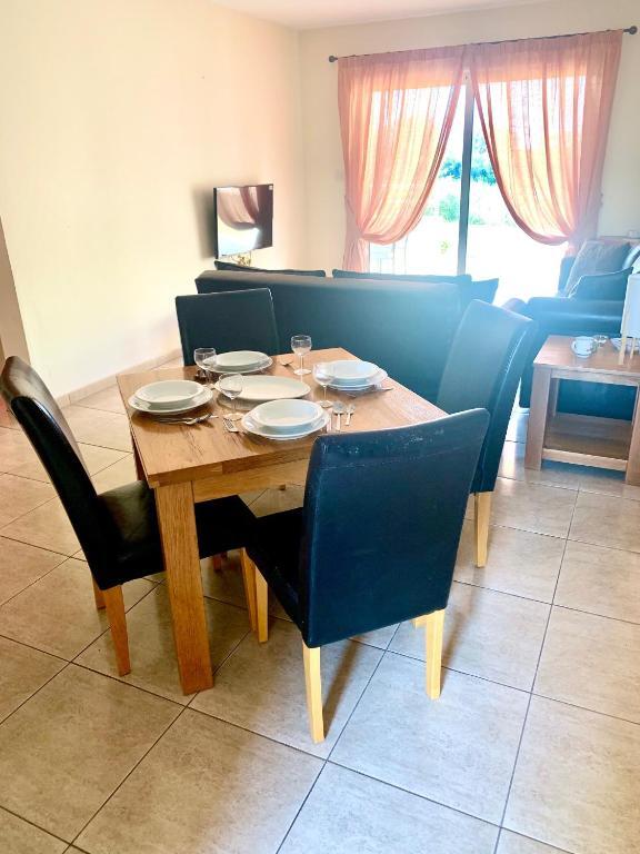 Айя-Напа: Nissi3 B1 Lovely 1Bdr Ground Floor Apartment near Nissi Beach.