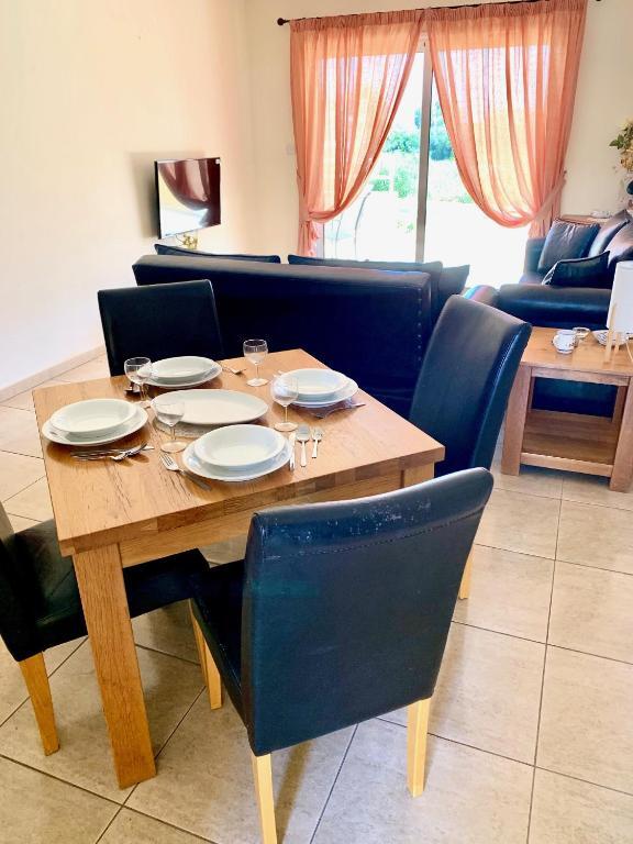 Айя-Напа: Nissi3 B1 Lovely 1Bdr Ground Floor Apartment near Nissi Beach.