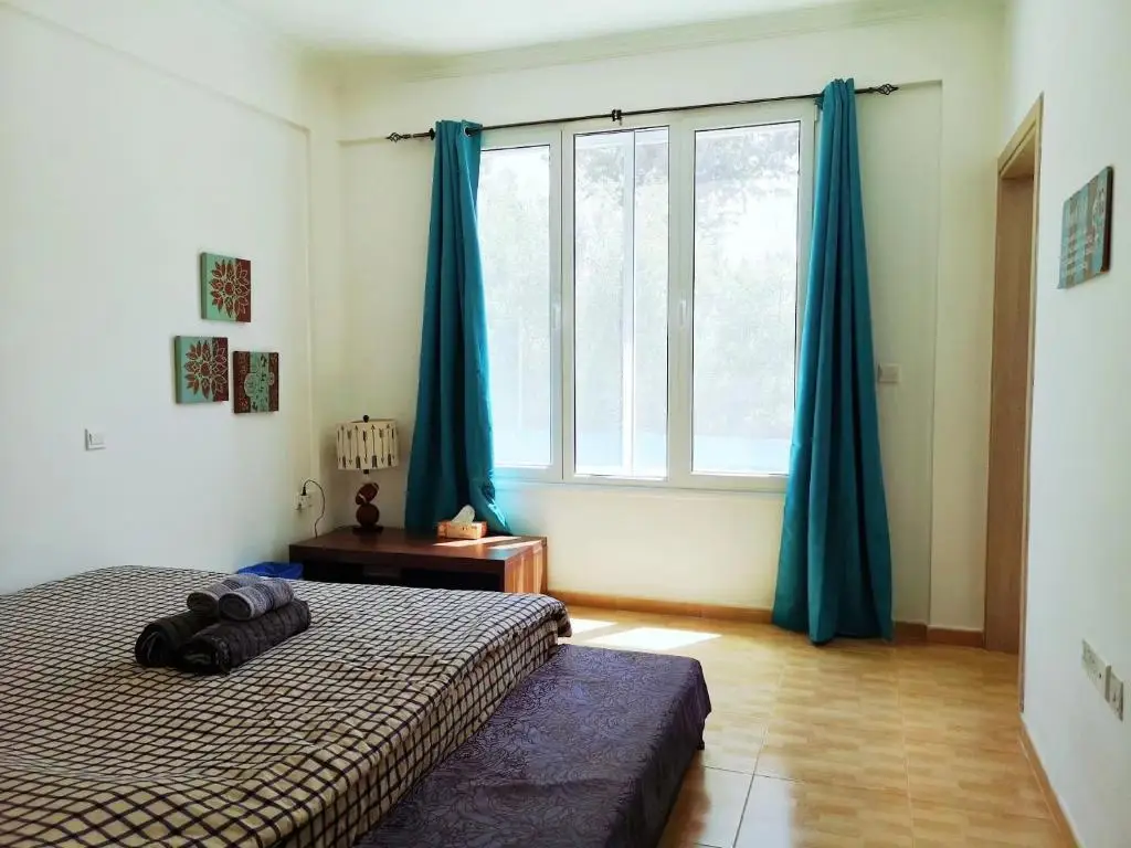 Пейя: Coral Bay Villa .5 bedrooms.1 minute walk to the beach