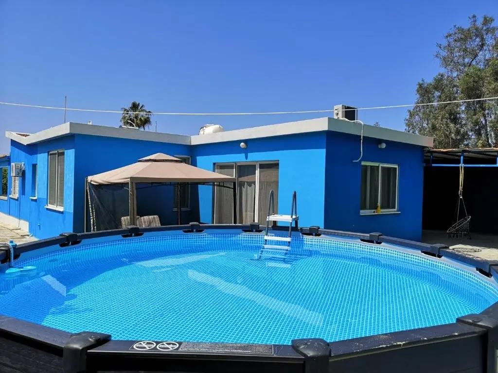 Пейя: Coral Bay Villa .5 bedrooms.1 minute walk to the beach