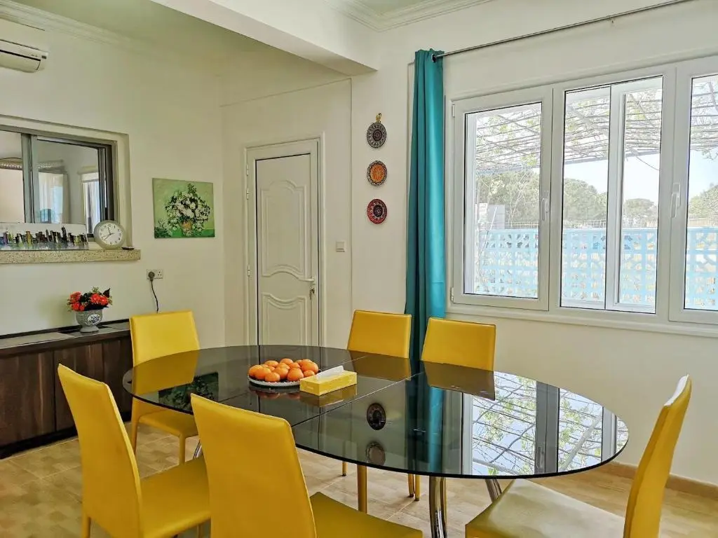 Пейя: Coral Bay Villa .5 bedrooms.1 minute walk to the beach
