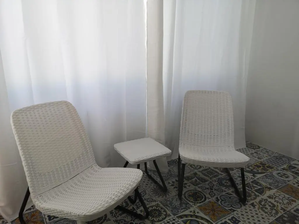 Пейя: Coral Bay Villa .5 bedrooms.1 minute walk to the beach