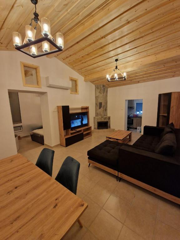 Какопетрия: Aprosmeno Jacuzzi House 4 (Adults Only)