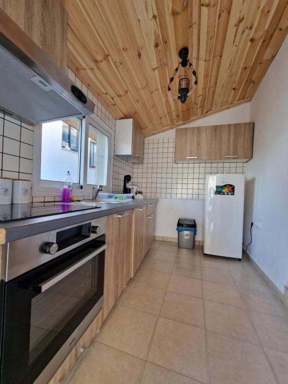 Какопетрия: Aprosmeno Jacuzzi House 4 (Adults Only)