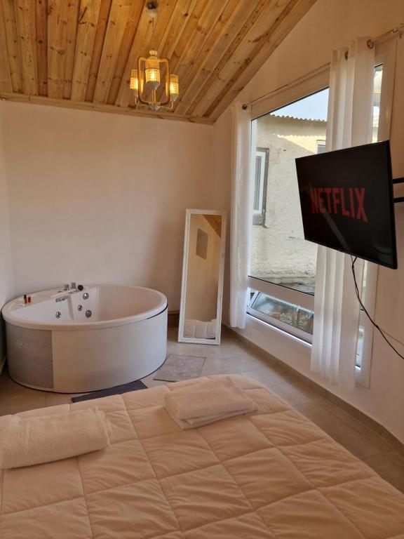 Aprosmeno Jacuzzi House 4 (Adults Only) — фото 1