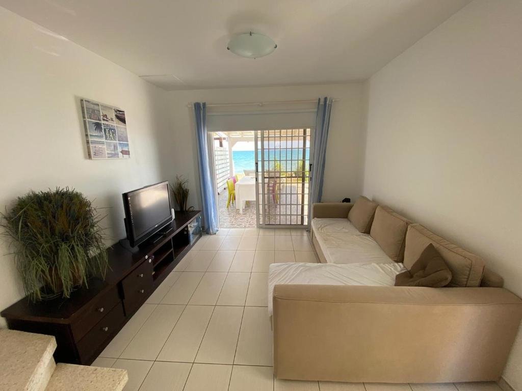 Перволия: Seafront Beach House
