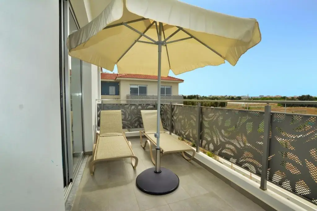 Паралимни: Mythical Sands apartment for 6 people