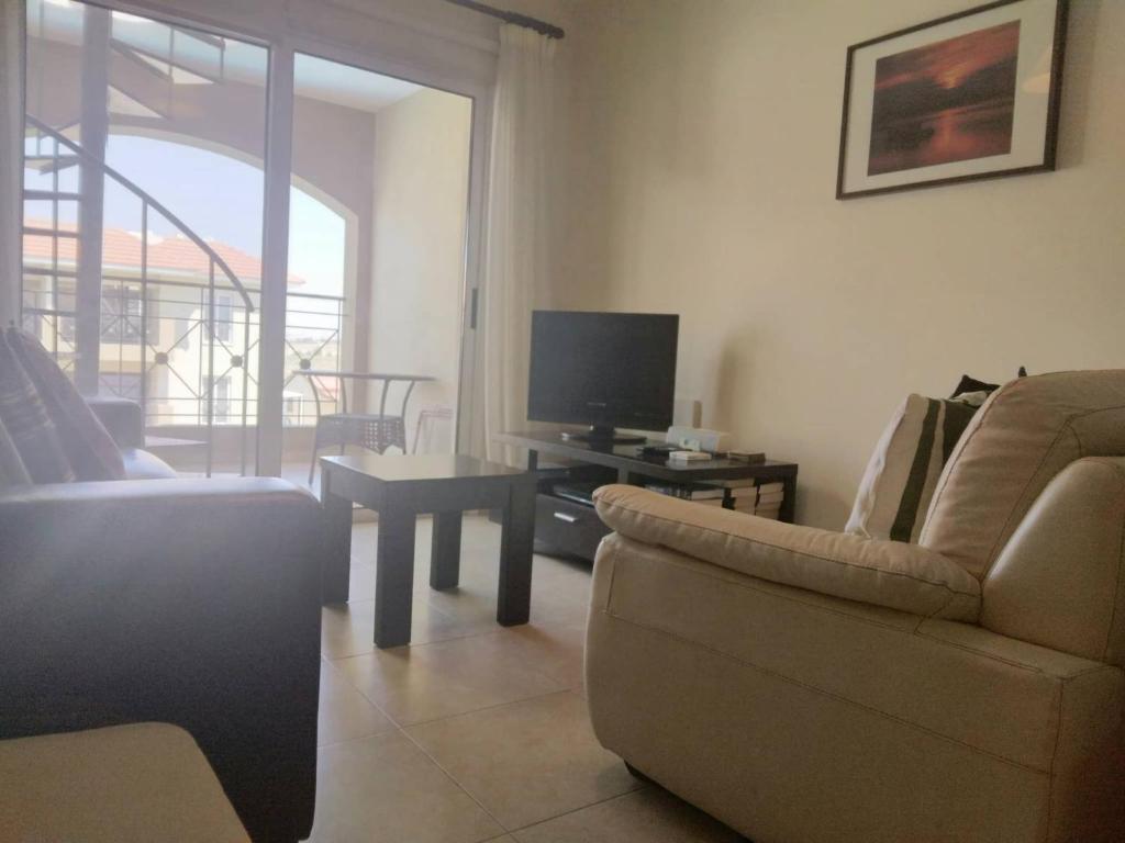 Кити: 2 bedroom apartment with communal pool and roof garden