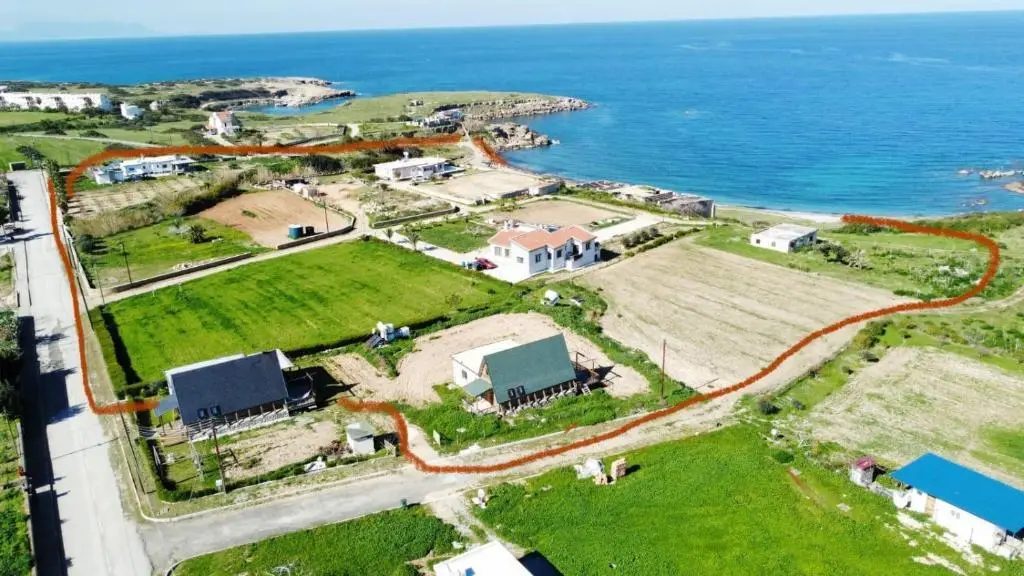 Аканту: Country House By The Sea 1
