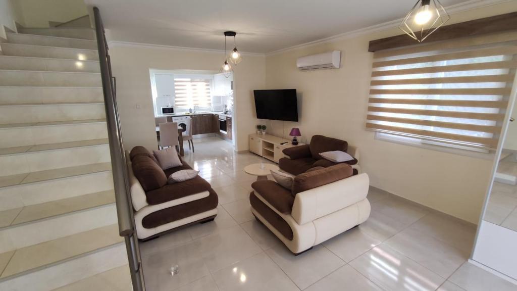 Авгору: Royal Sun Holiday Villa, 2 Bedroom Semi-detached