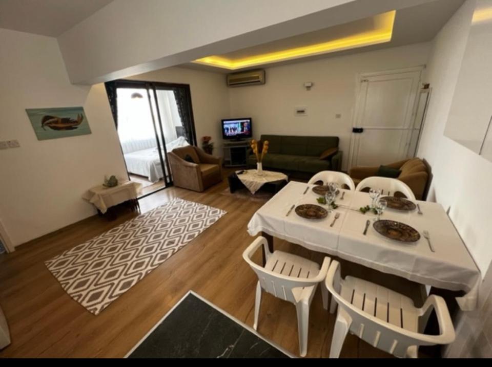 Кирения: Girne Center 3 rooms 150 m to Beach