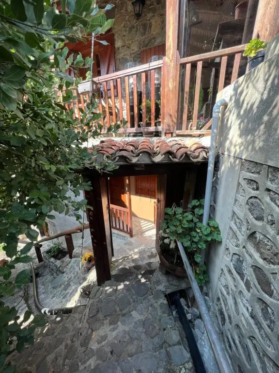 Какопетрия: Galinicafe22-Suites