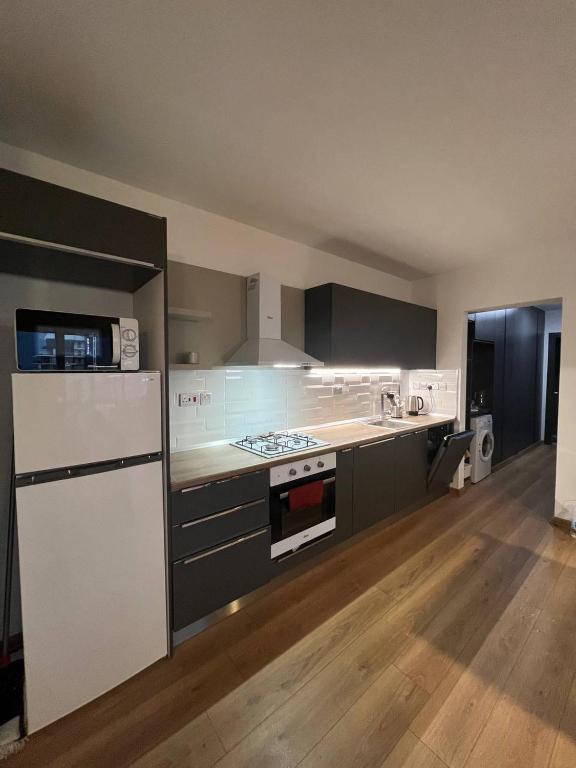 Авгору: McKenzi Gold 2 bedrooms