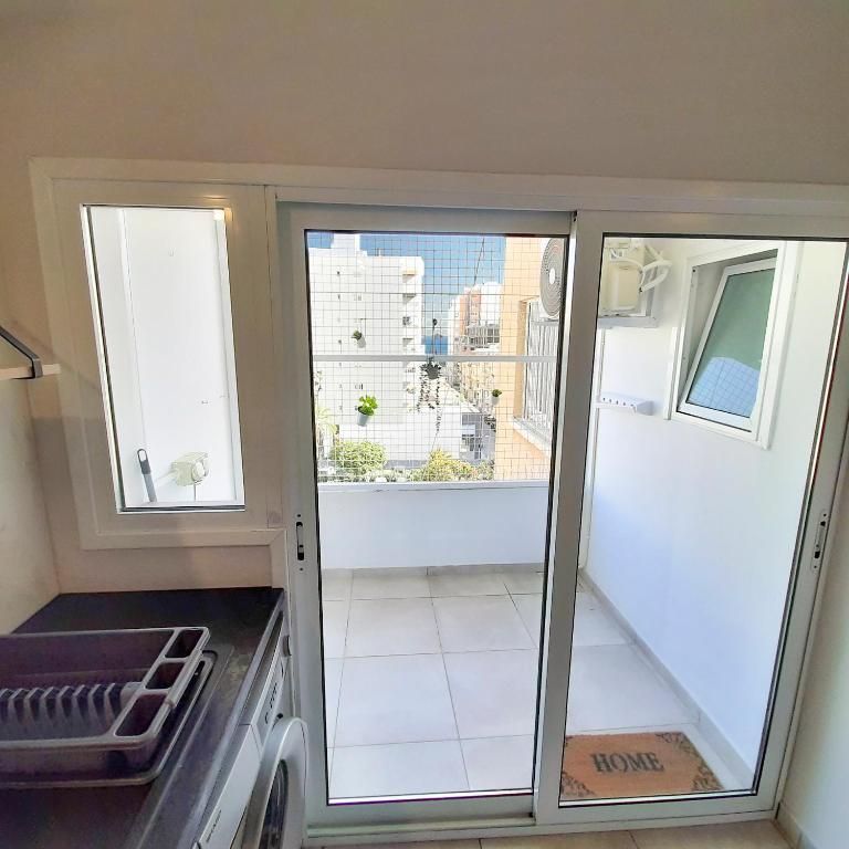 Лимассол: Sea Breeze Central, 2bed
