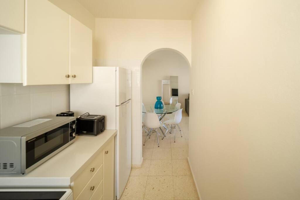 Пафос: 2bed Apartment by the Sea