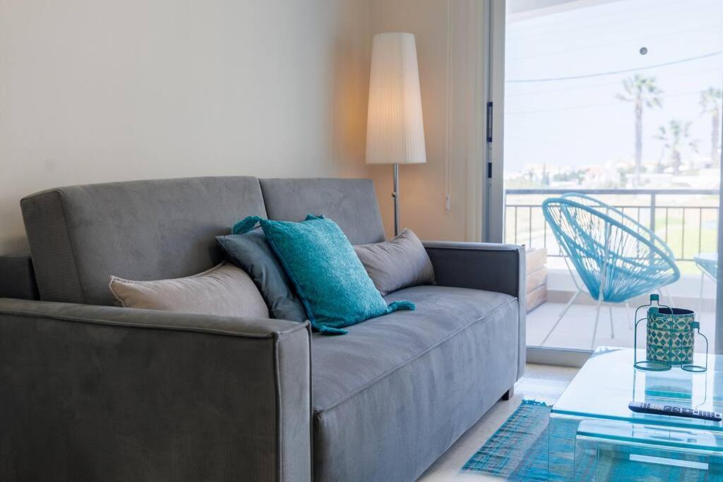 Пафос: 2bed Apartment by the Sea