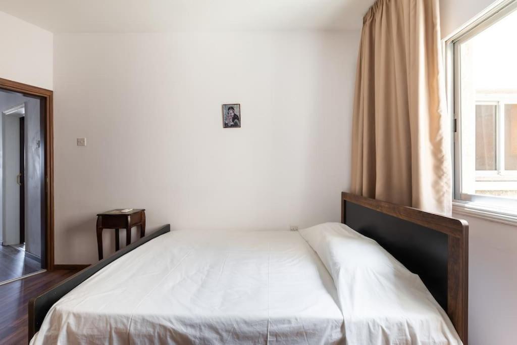 Ларнака: Sea View City Centre 3bed Apartment