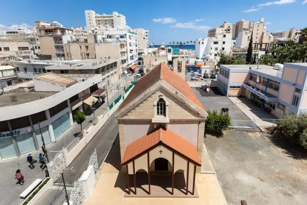 Ларнака: Sea View City Centre 3bed Apartment
