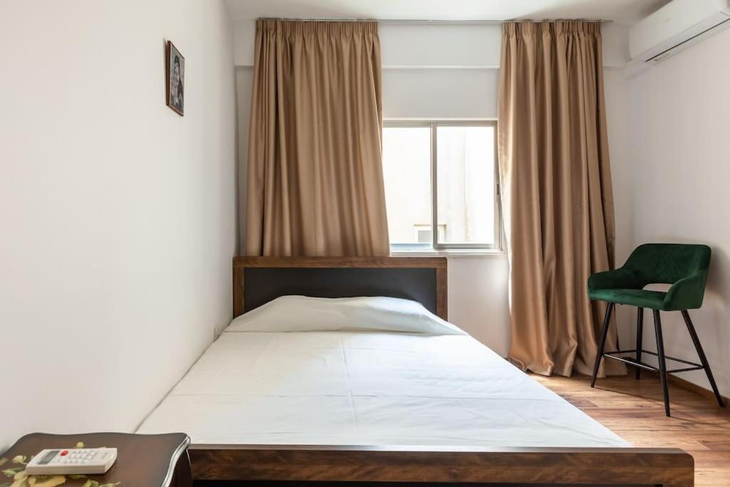Ларнака: Sea View City Centre 3bed Apartment